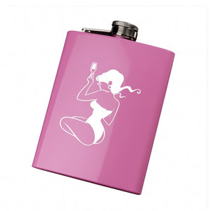 flasque femme qui boit du champagne