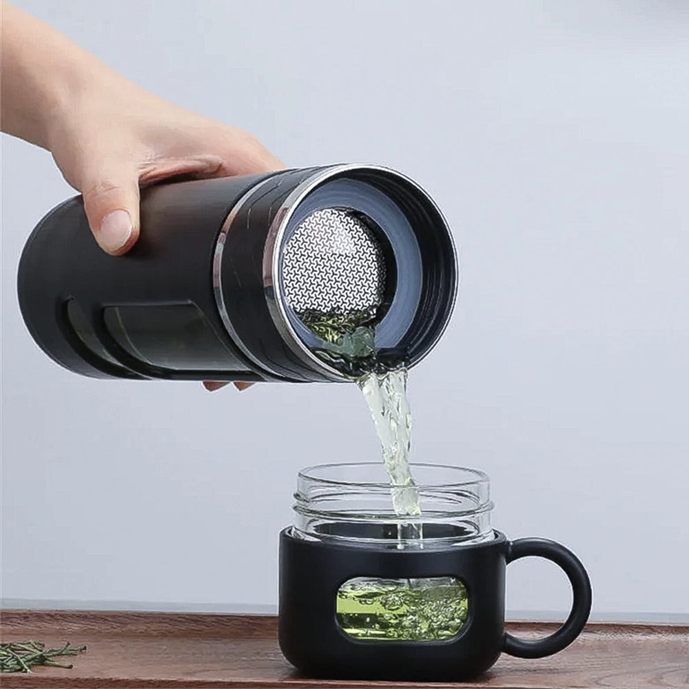 gourde en verre avec filtre à thé et son mug intégré
