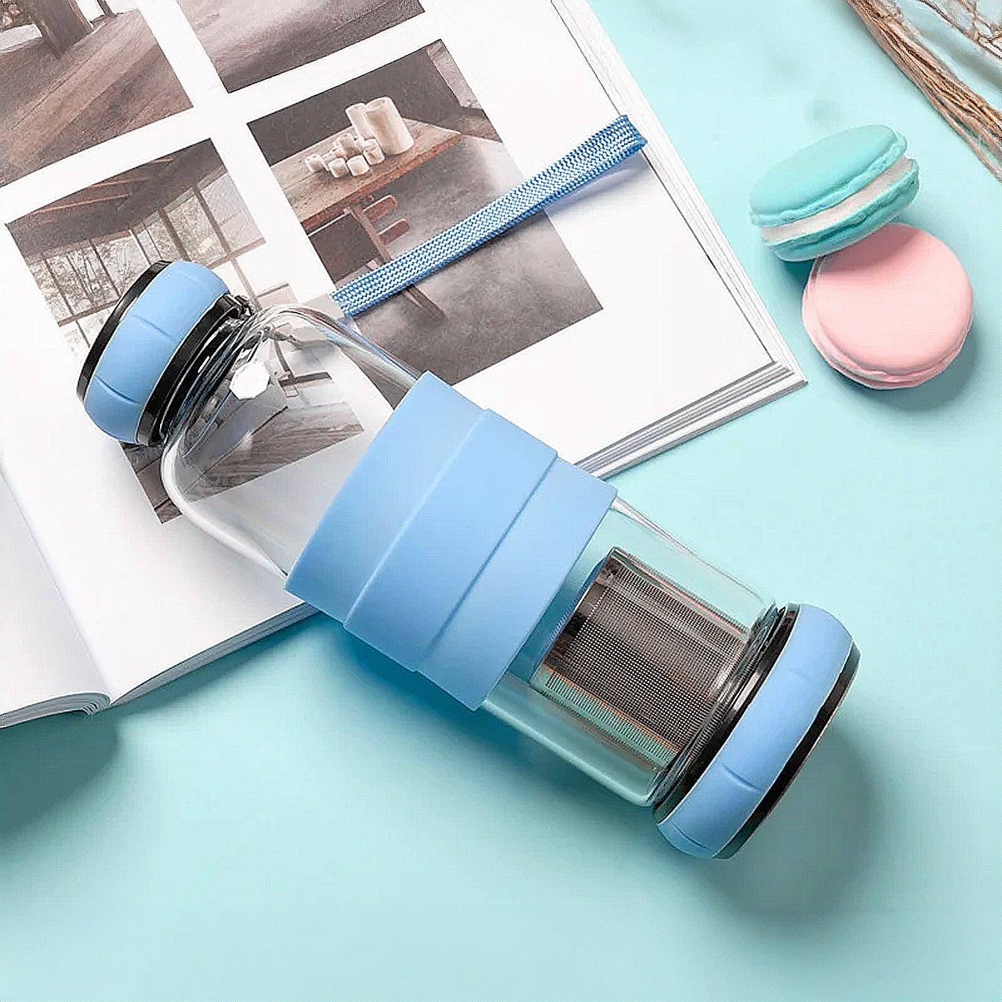 gourde en verre avec infuseur et protection bleu