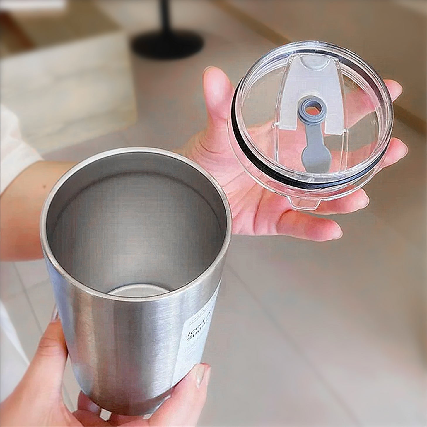 Gourde en métal gobelet avec paille