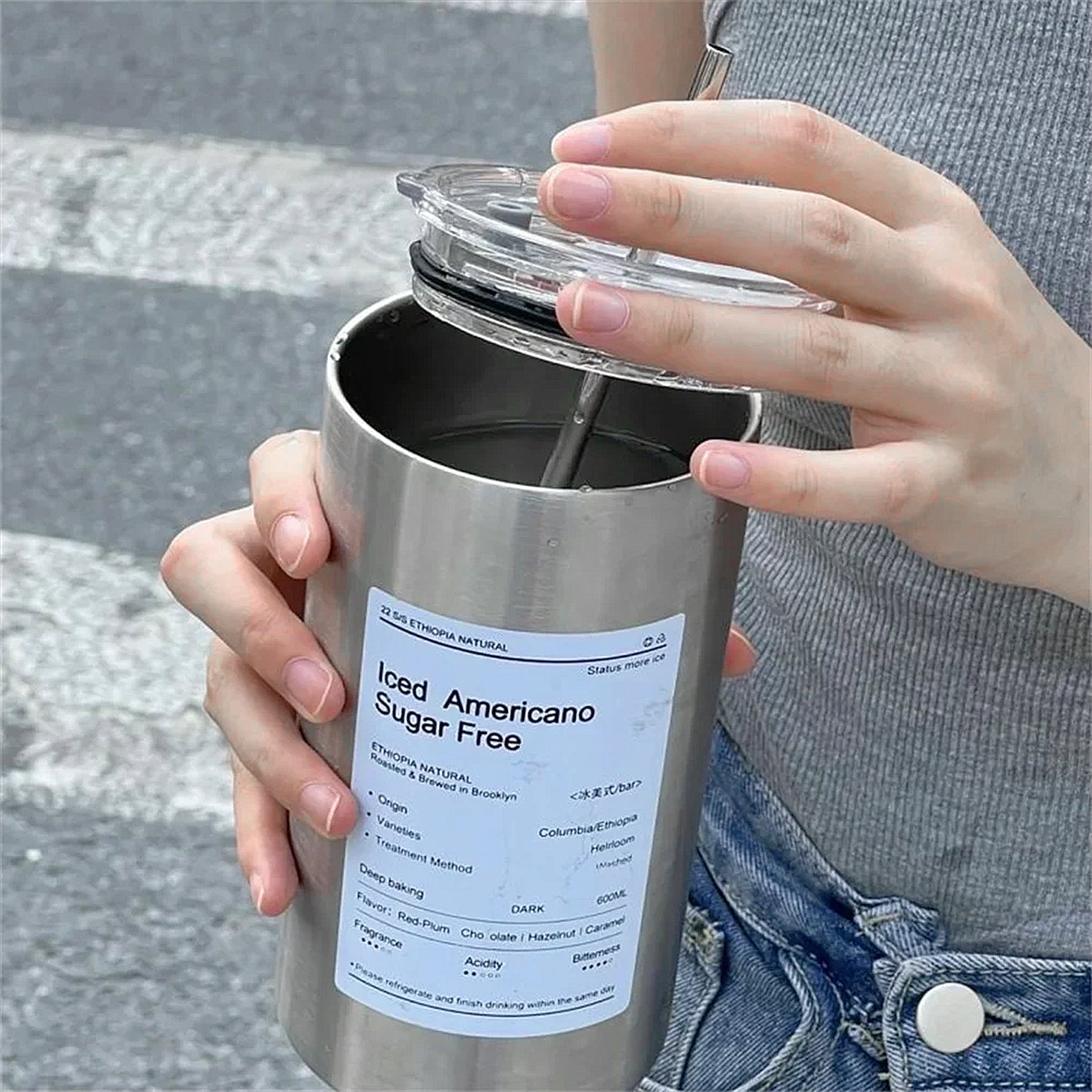 Gourde inox avec paille en forme de gobelet