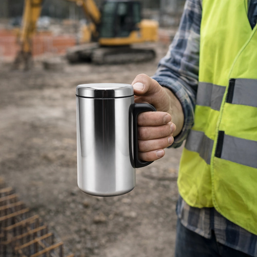 gourde mug 500ml dans un chantier