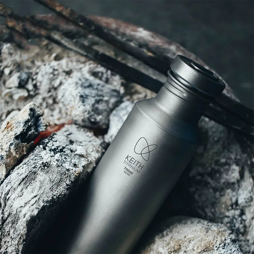 gourde en titane résistante