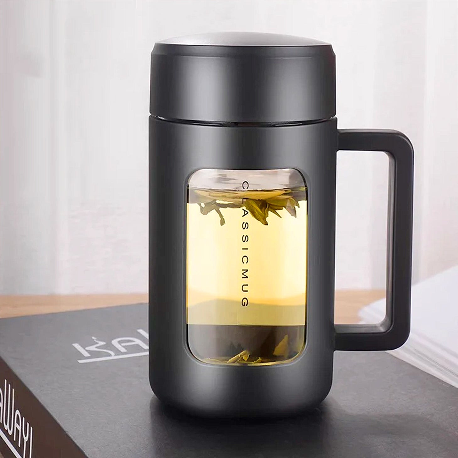 gourde mug en verre noir avec protection